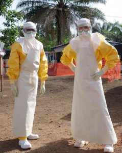 Trajes especiales para atender a pacientes con Ébola 